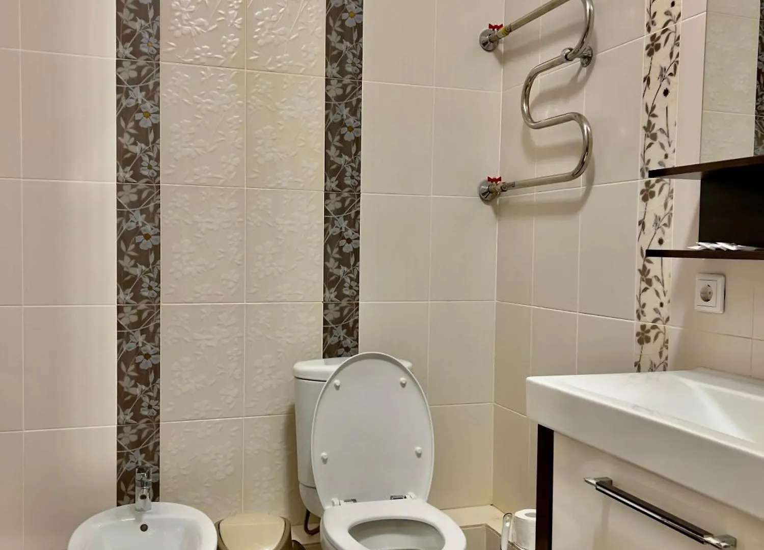Apartment 205 Очень Теплая 3 Комн Возле Байтерека С 3 Большими Кроватями И Диваном 140 Кв Nur-Sultan